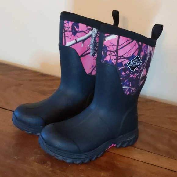 Buy > women camo muck boots > in stock
